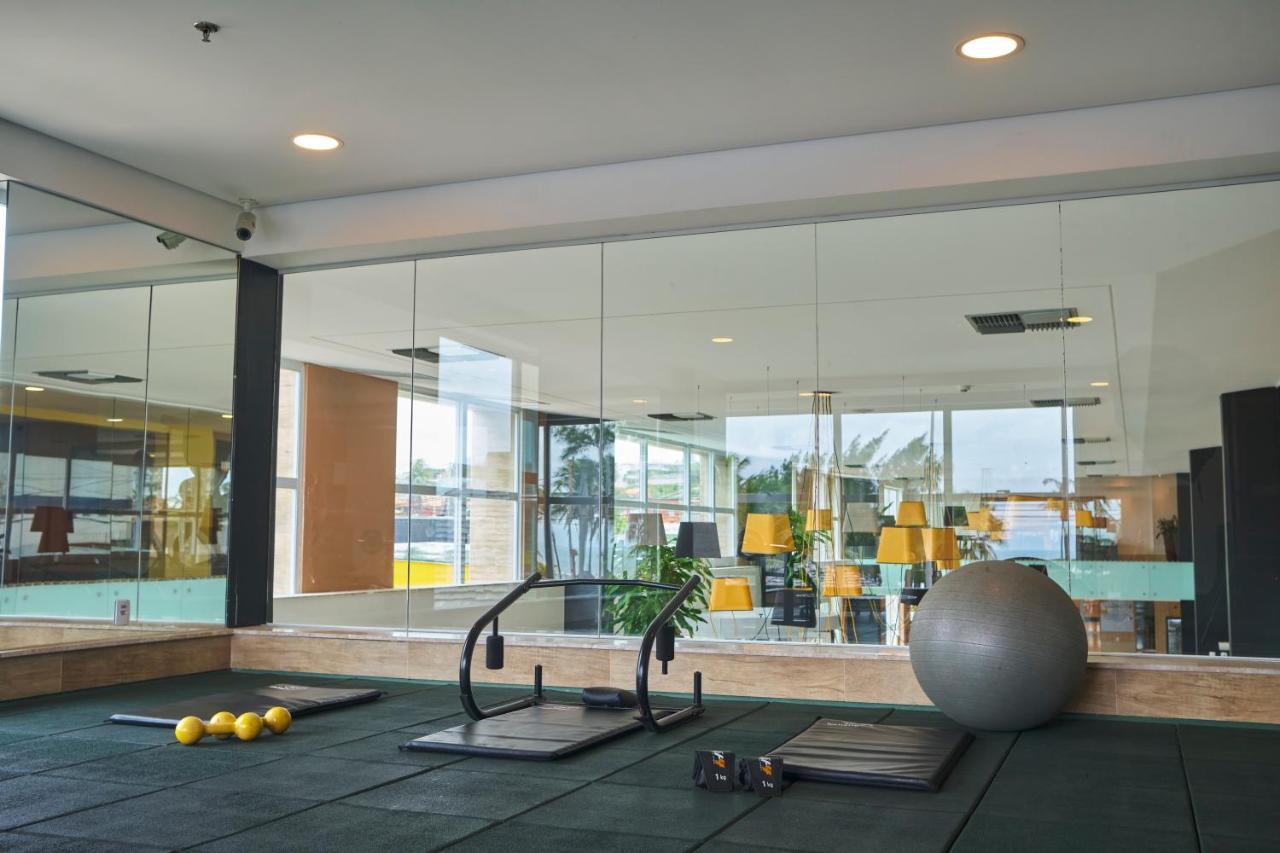Gran Mareiro Hotel Fortaleza  Zewnętrze zdjęcie The gym at the hotel